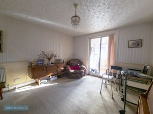 Sitting/Dining Room- click for photo gallery